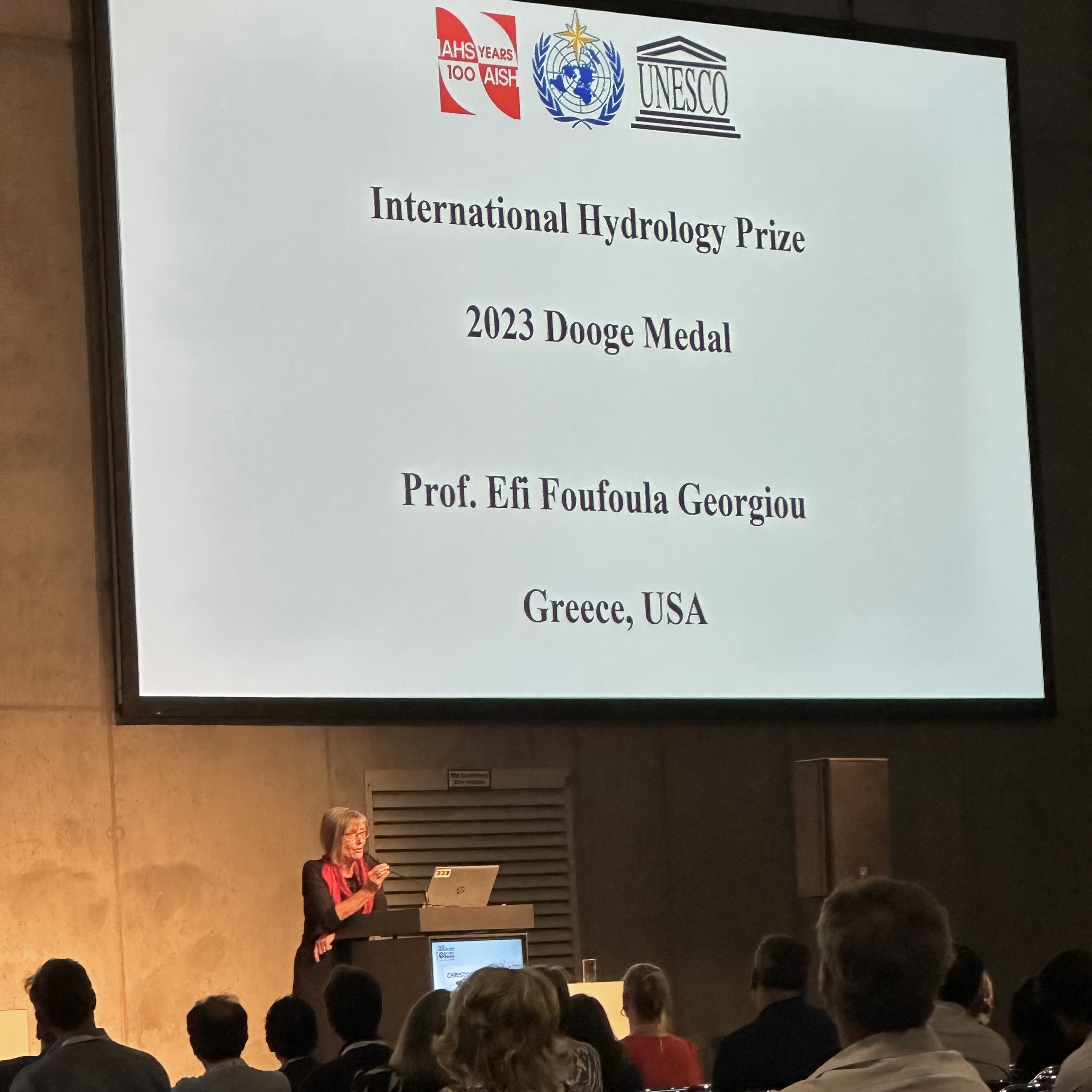 Efi Foufoula-Georgiou accepting the Dooge Medal at the IUGG General Assembly in Berlin
