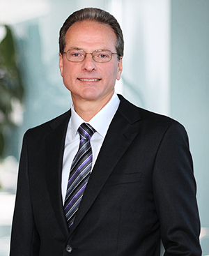 Henry Samueli will receive the 2021 IEEE Founders Medal at the annual IEEE Vision/Innovation Challenges Summit and Honors Ceremony. 