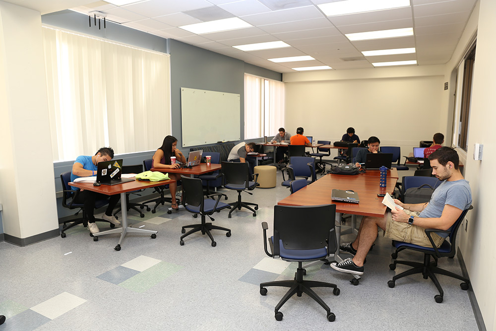 Engineering Student Study/Meeting Space | The Henry Samueli School of Engineering at UC Irvine