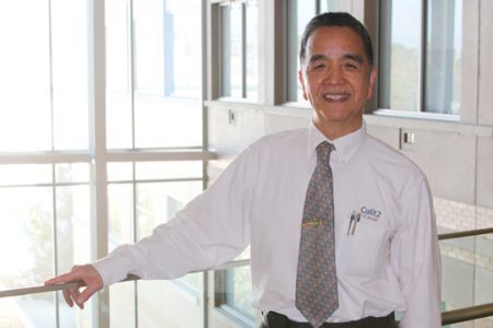 Calit2 Director G.P. Li honored for his outstanding work in mentoring undergraduate students.