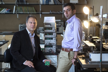 UCI professor of electrical engineering & computer science Payam Heydari (left) and grad student researcher Peyman Nazari have engineered a circularly polarized radiating element that could have widespread applications. Steve Zylius / UCI